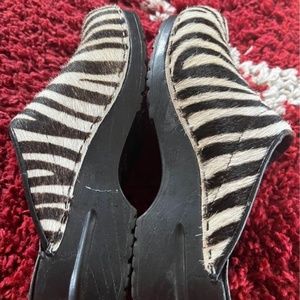 Sanita open heel zebra clogs